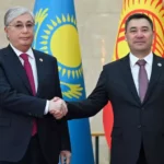 Президент Казахстана поздравил главу Кыргызстана